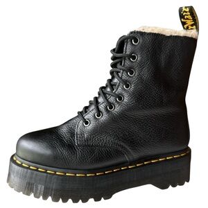Dr. Martens JADON
Faux Fur Lined Leather Platform Boots